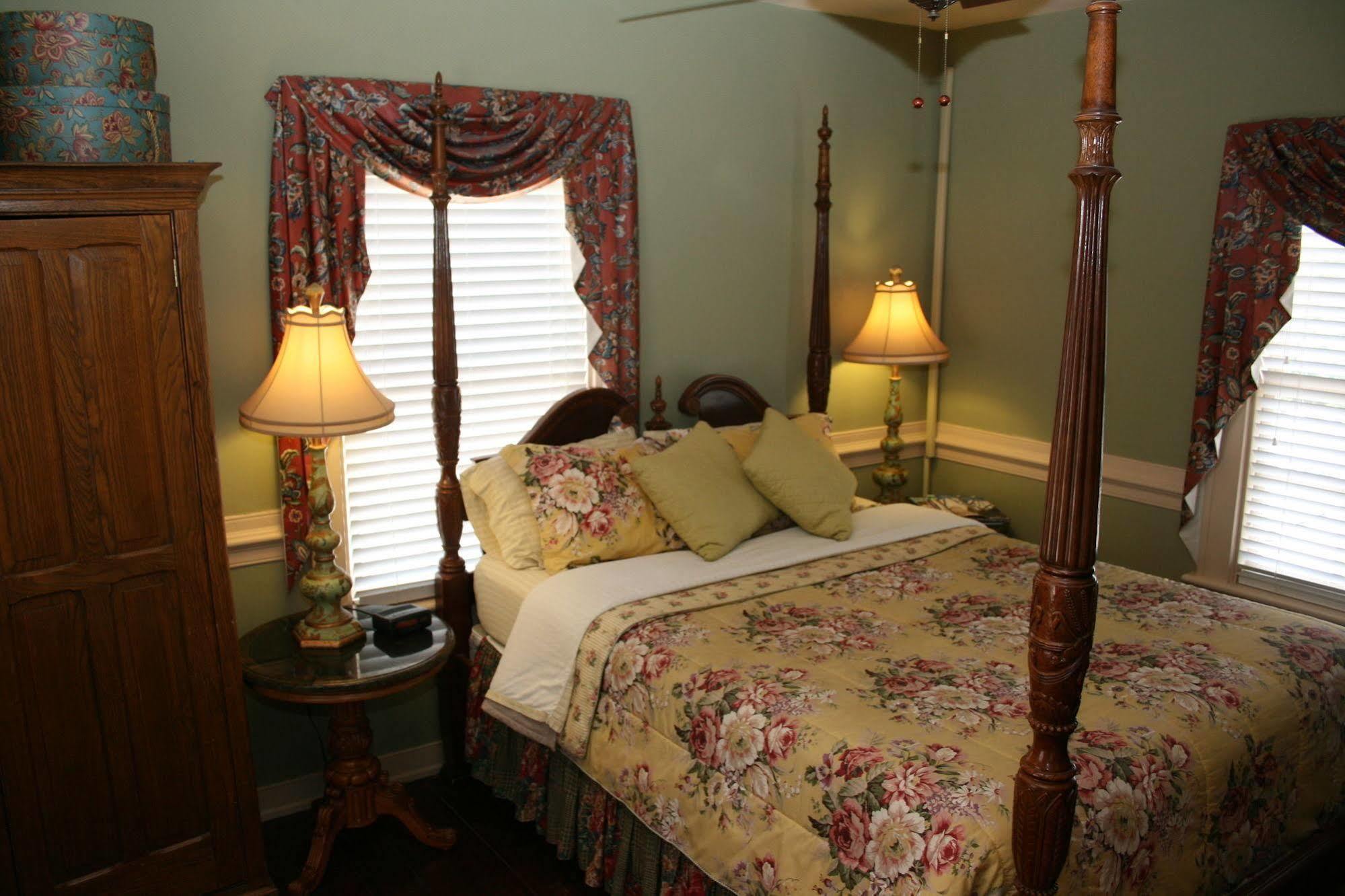 Williamsburg Manor B&B Exterior photo