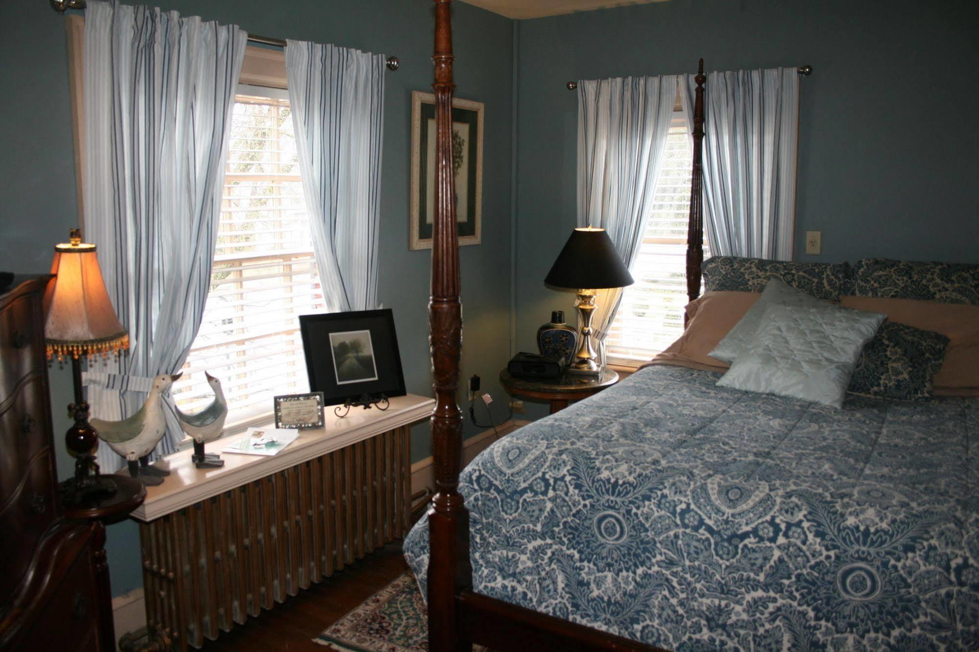 Williamsburg Manor B&B Room photo