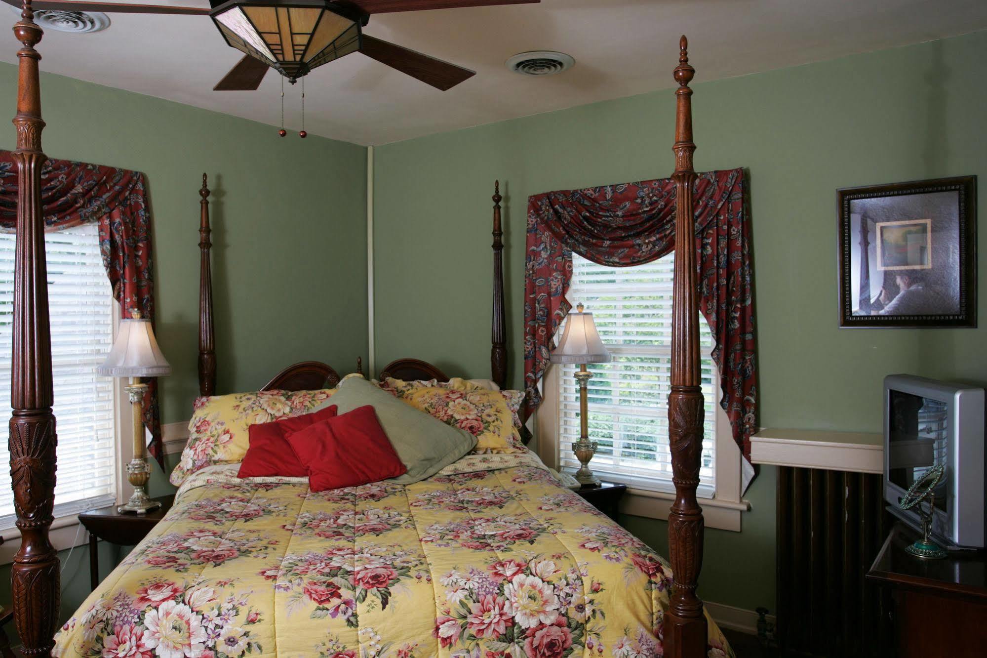 Williamsburg Manor B&B Exterior photo