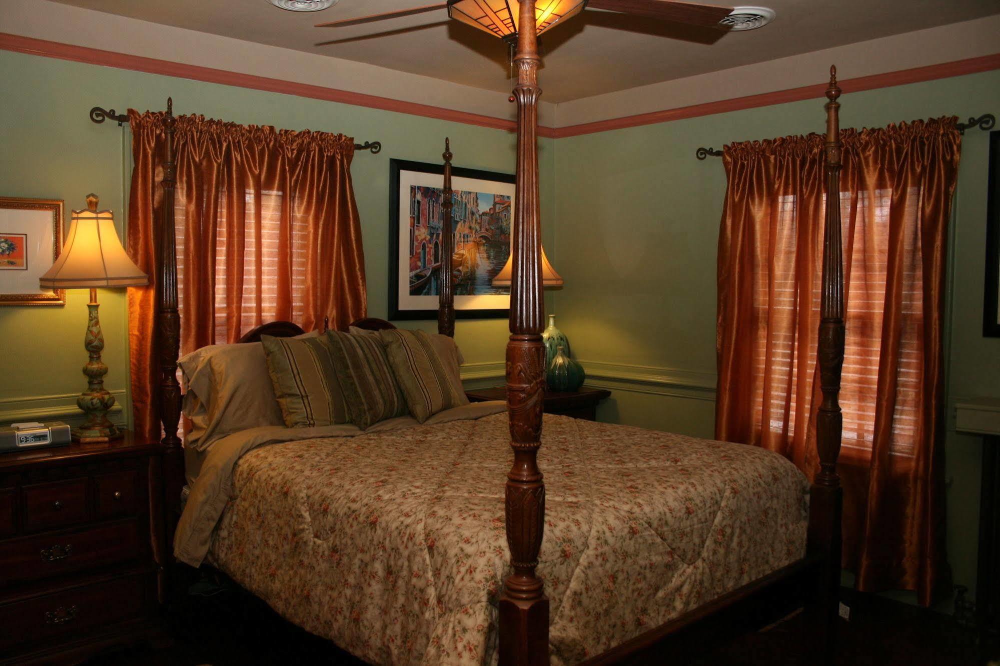Williamsburg Manor B&B Exterior photo